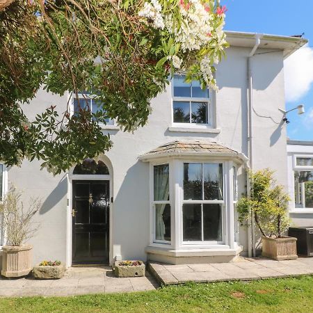 Burrow House Villa Par Exterior photo