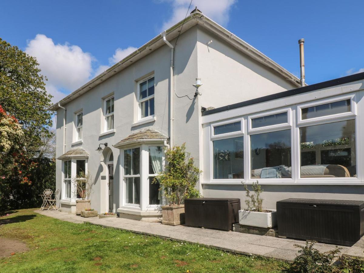 Burrow House Villa Par Exterior photo