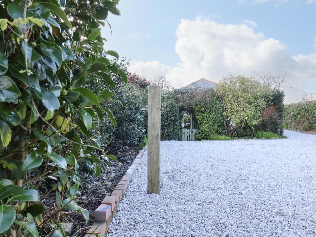 Burrow House Villa Par Exterior photo